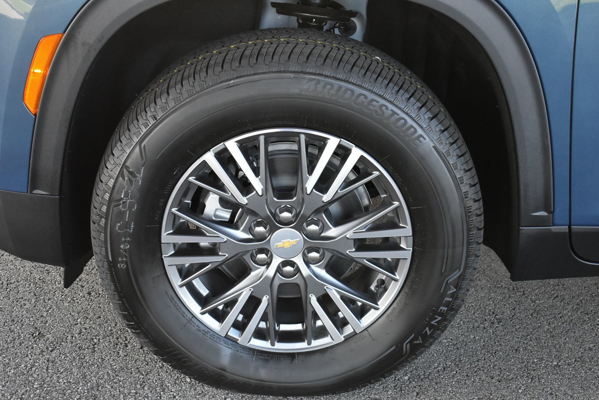 New 2026 Chevrolet Traverse LT w/ LPO, Floor Liner Package FWD image 11