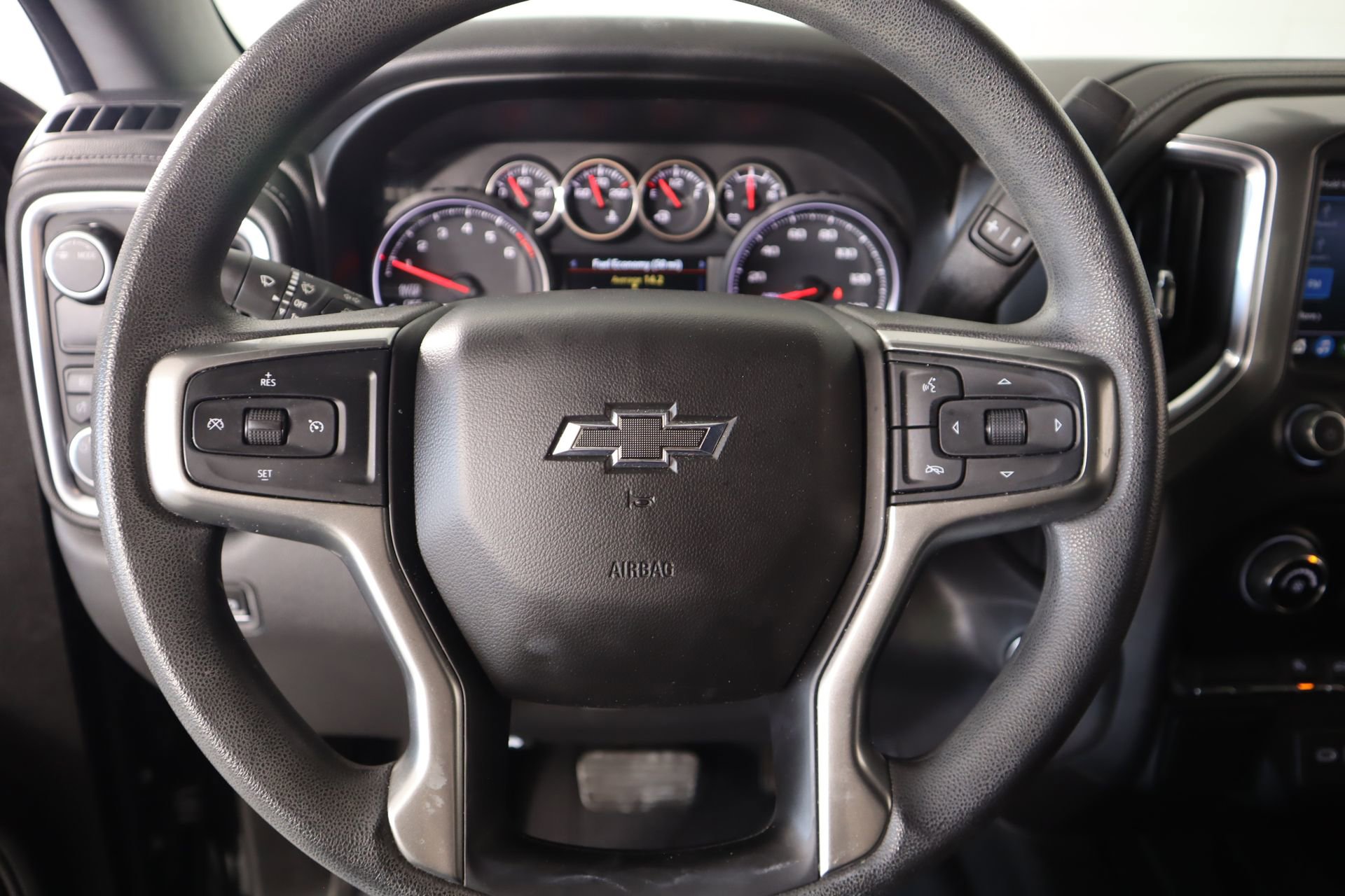 Used 2020 Chevrolet Silverado 1500 RST w/ RST Value Package image 3