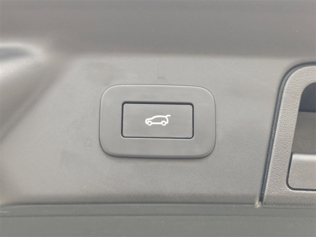 Used 2024 Land Rover Range Rover Velar S image 31