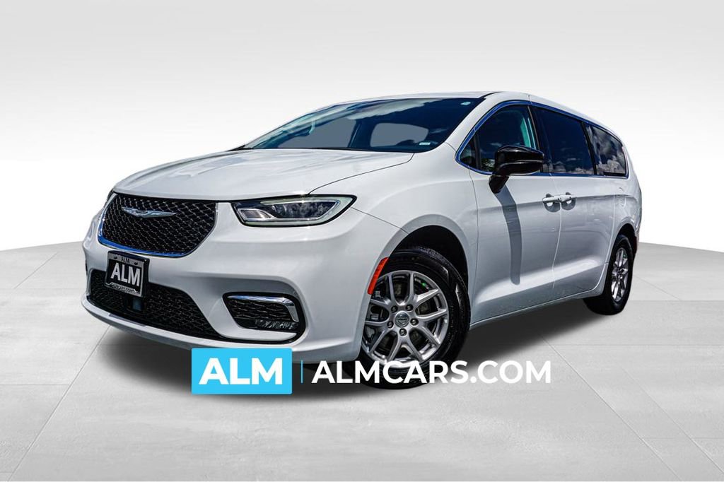 Used 2024 Chrysler Pacifica Touring-L