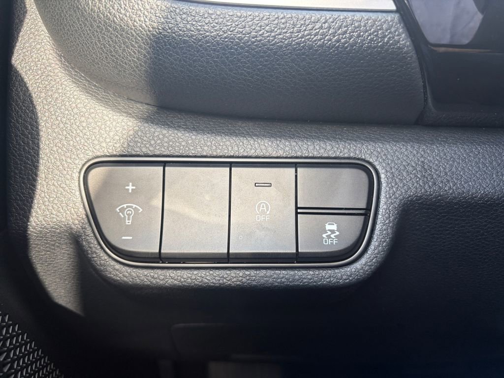 Used 2025 Kia Seltos S FWD image 16