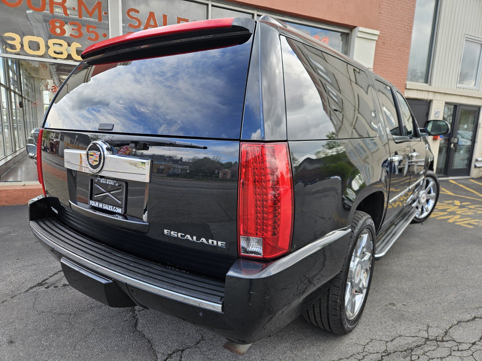 Used 2013 Cadillac Escalade ESV Luxury AWD/4WD image 13