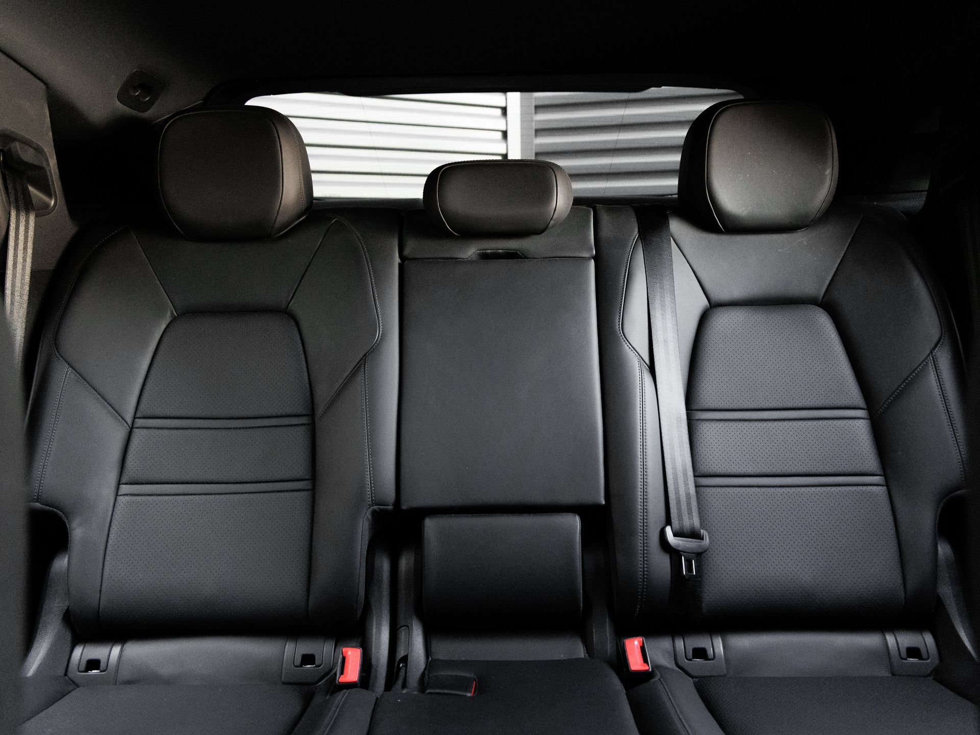 Certified 2023 Porsche Cayenne S AWD/4WD image 25