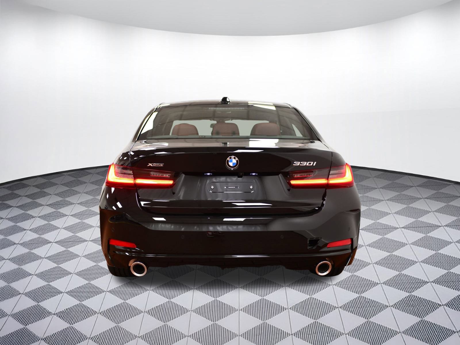 Used 2025 BMW 330i xDrive Sedan w/ Premium Package AWD/4WD image 10