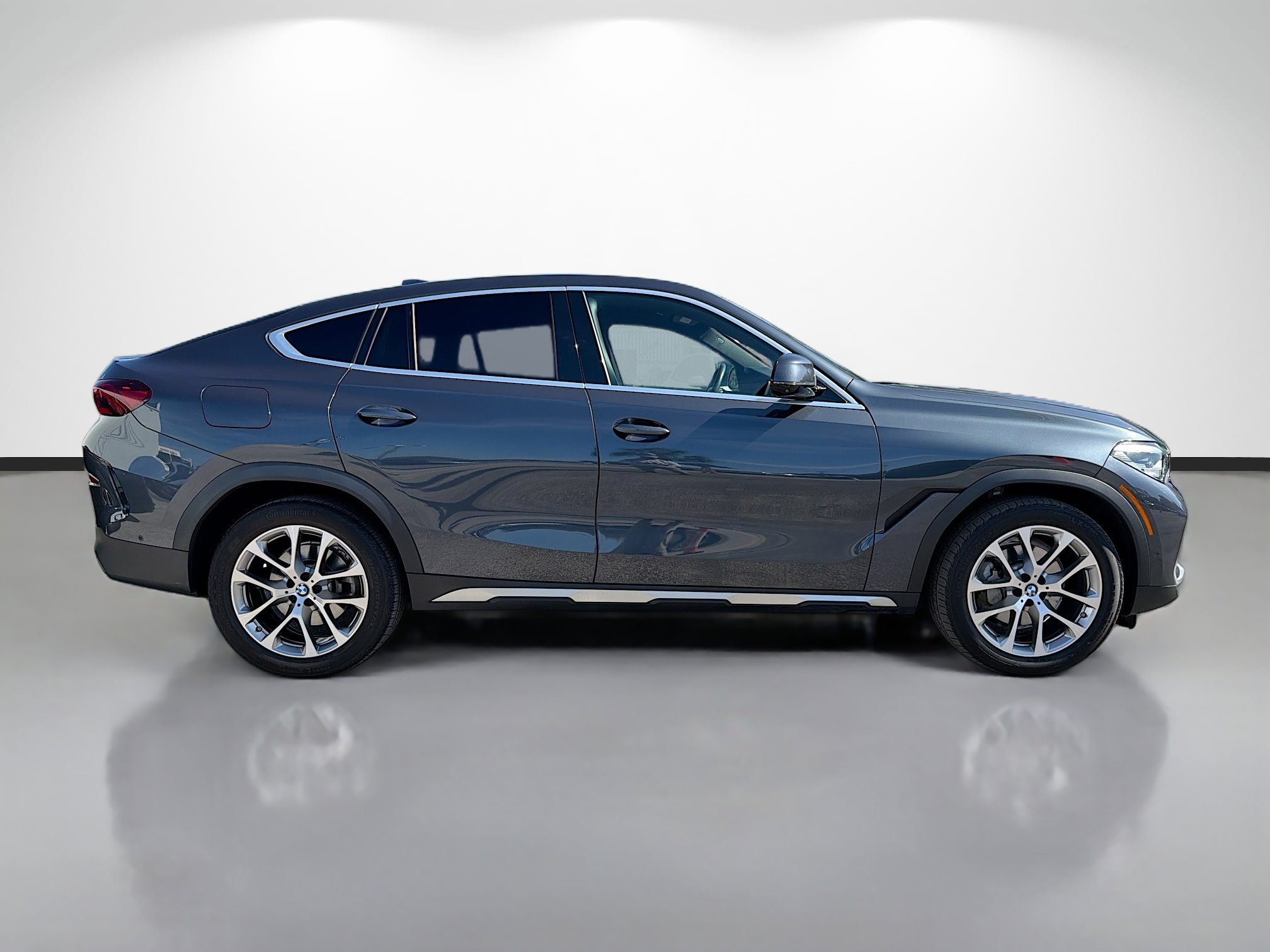 Used 2022 BMW X6 xDrive40i AWD/4WD image 2