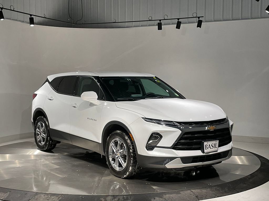 Used 2025 Chevrolet Blazer LT image 39
