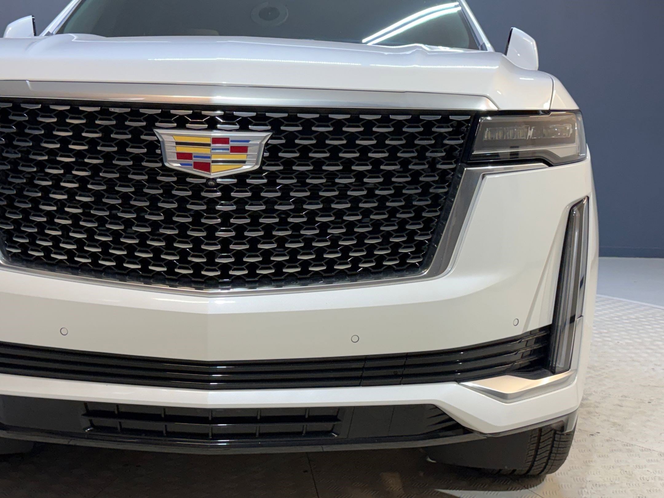 Used 2021 Cadillac Escalade Premium Luxury image 22