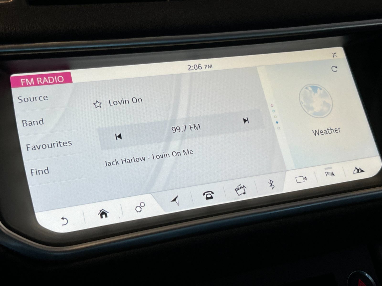 Used 2018 Land Rover Range Rover Evoque Landmark Edition AWD/4WD image 18