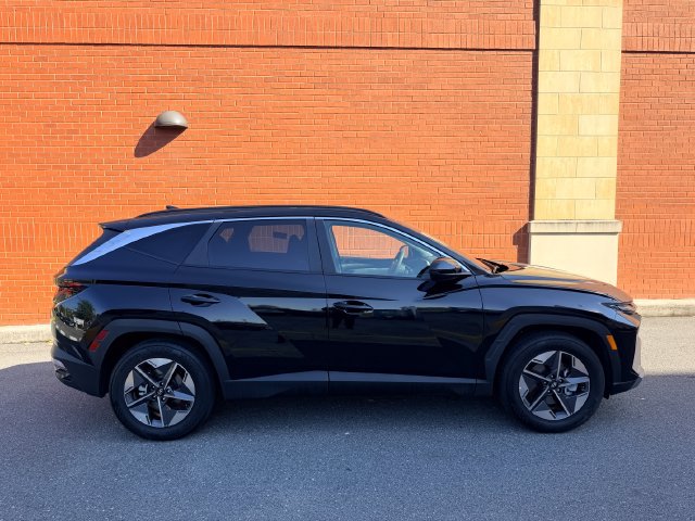 Used 2026 Hyundai Tucson SEL Plus FWD image 2
