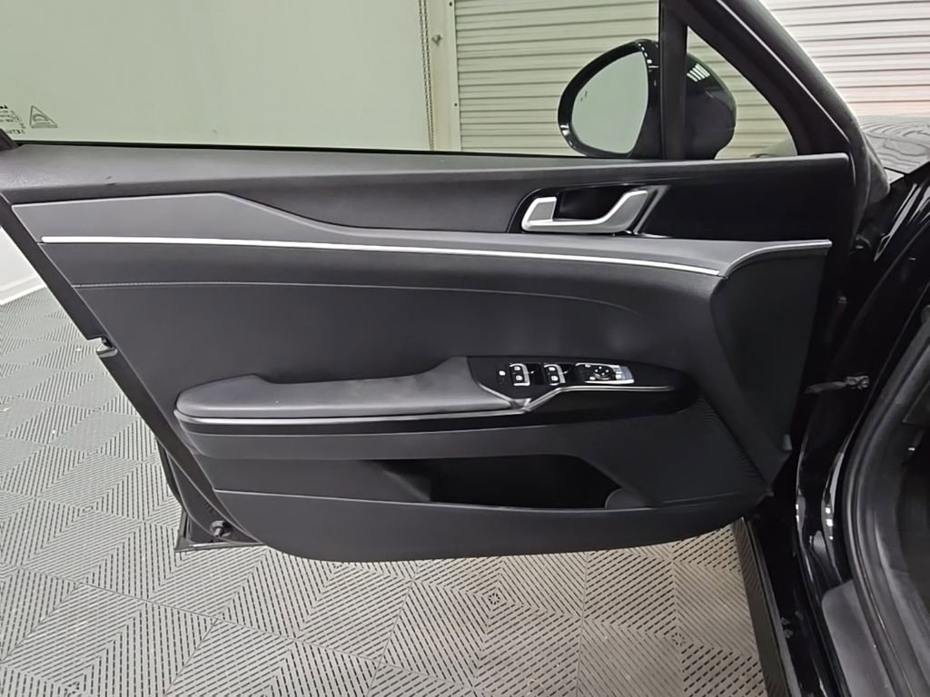 Used 2023 Kia K5 GT-Line image 29