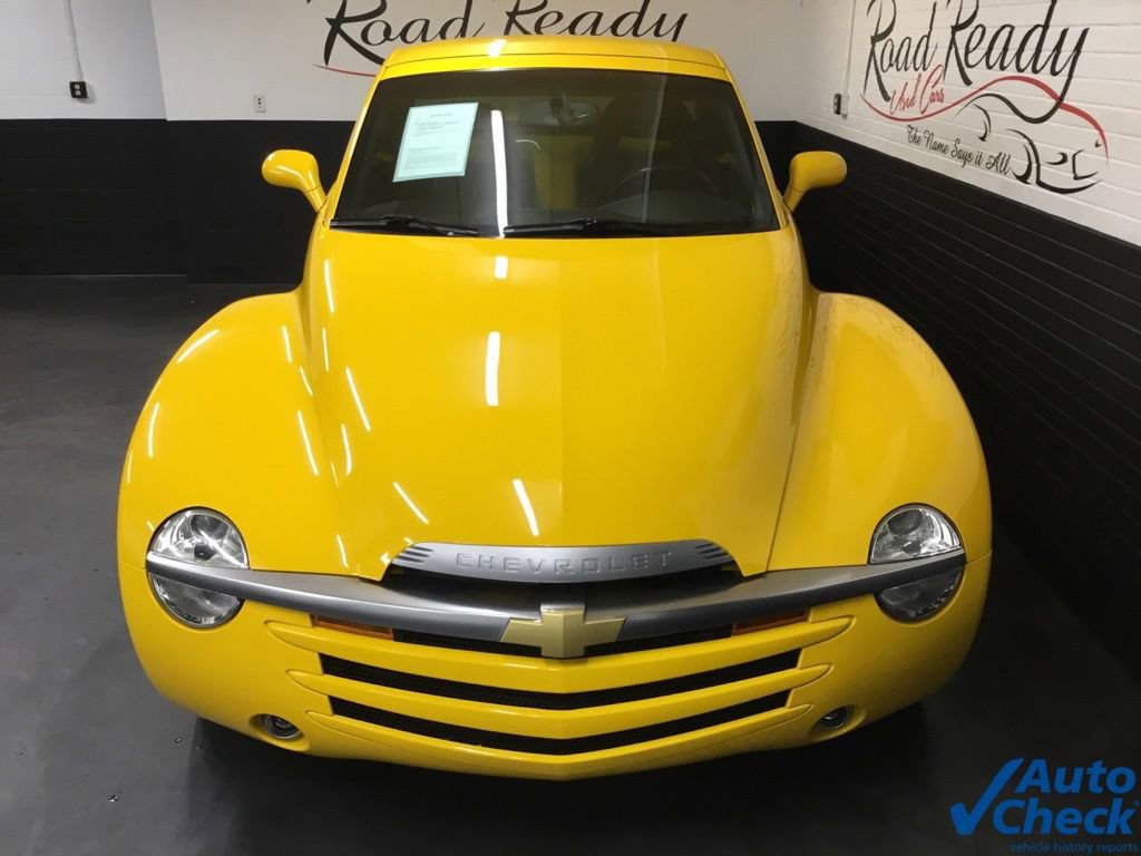 Used 2003 Chevrolet SSR w/ Preferred Equipment Group RWD image 15
