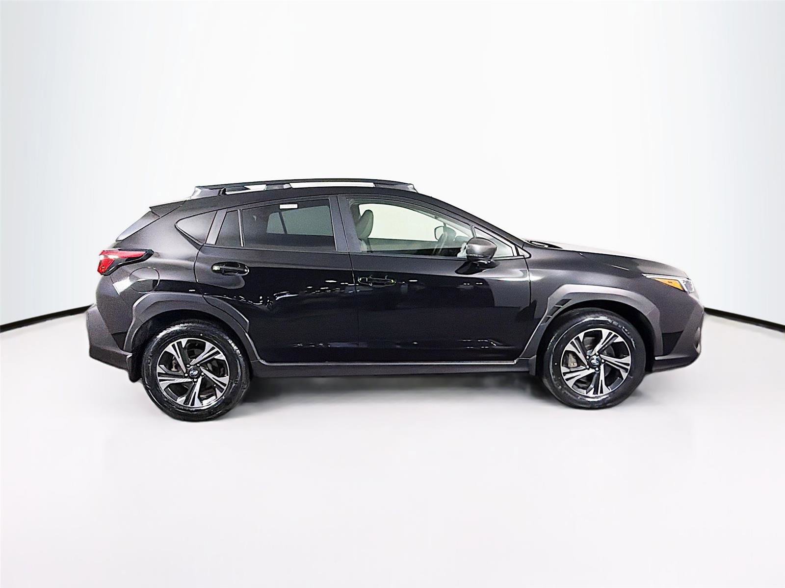 Used 2024 Subaru Crosstrek 2.0i Premium w/ Crosstrek Mirror Package AWD/4WD image 8