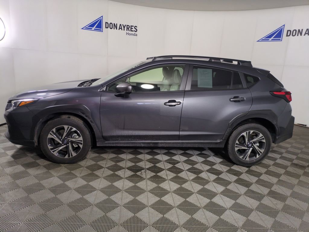 Used 2024 Subaru Crosstrek 2.0i Premium image 2