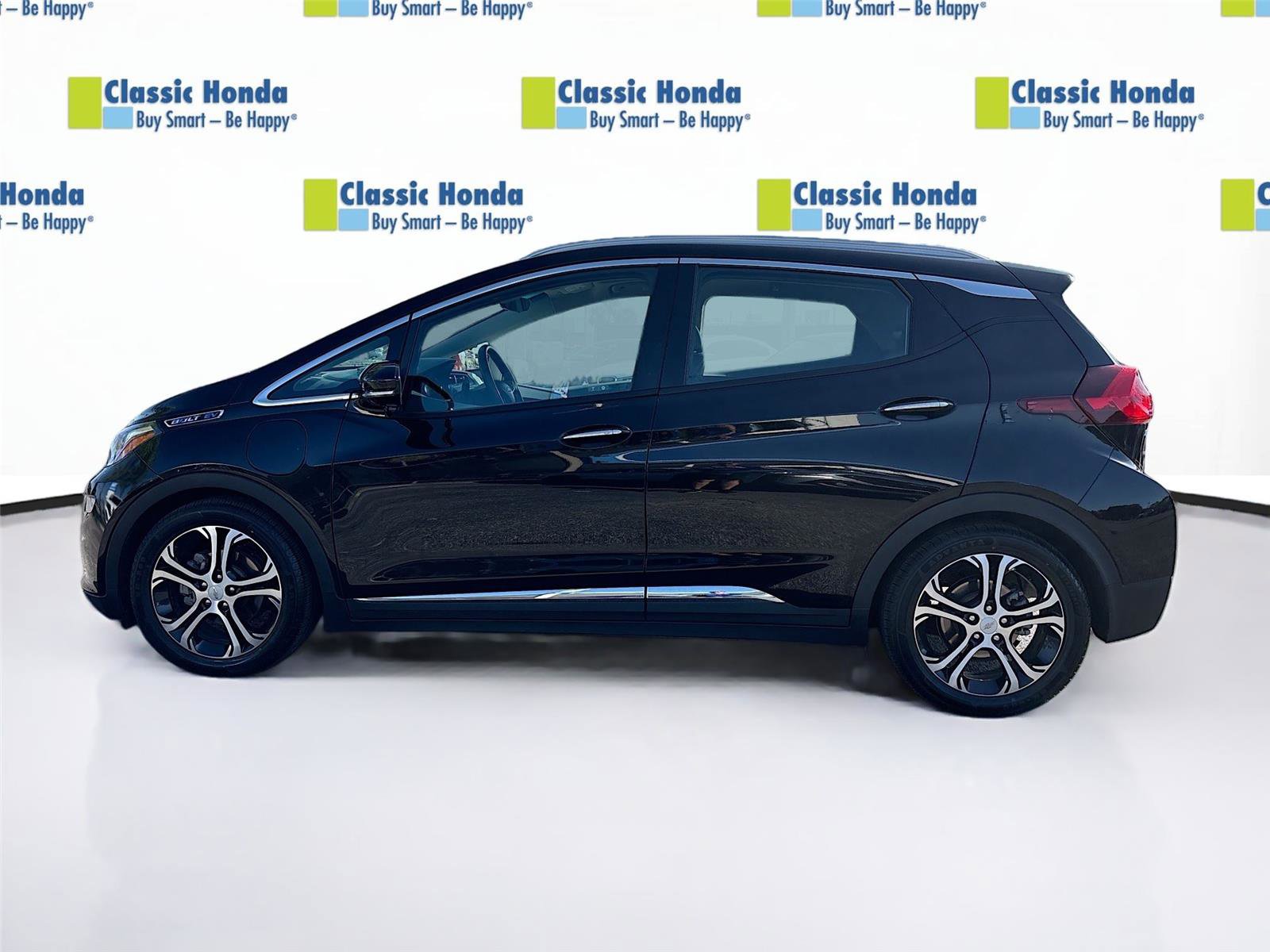 Used 2021 Chevrolet Bolt Premier w/ Infotainment Package image 4
