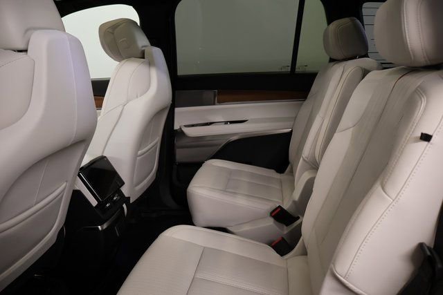 New 2026 Cadillac Vistiq Sport image 26