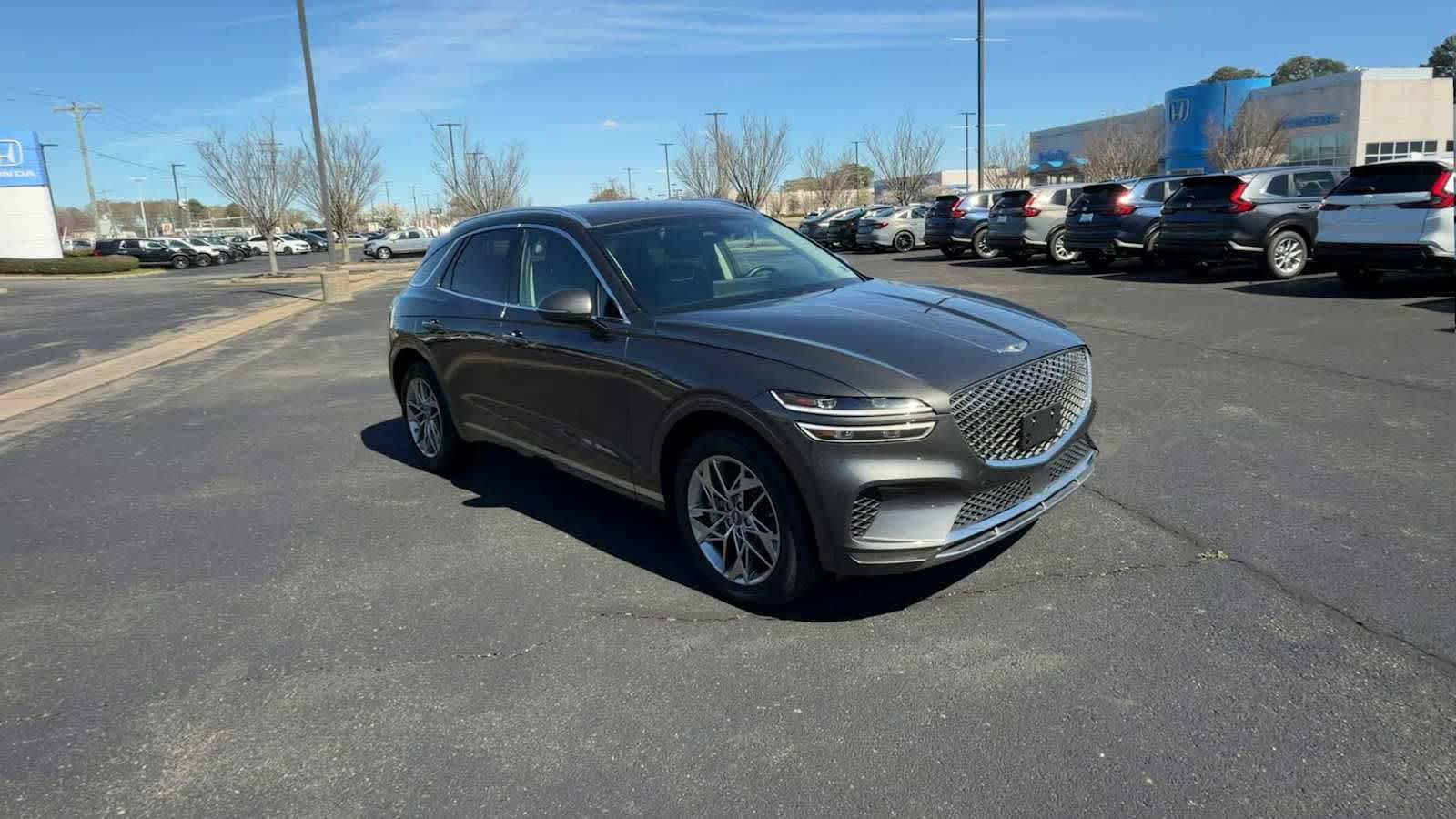 Used 2025 Genesis GV70 2.5T AWD/4WD image 2