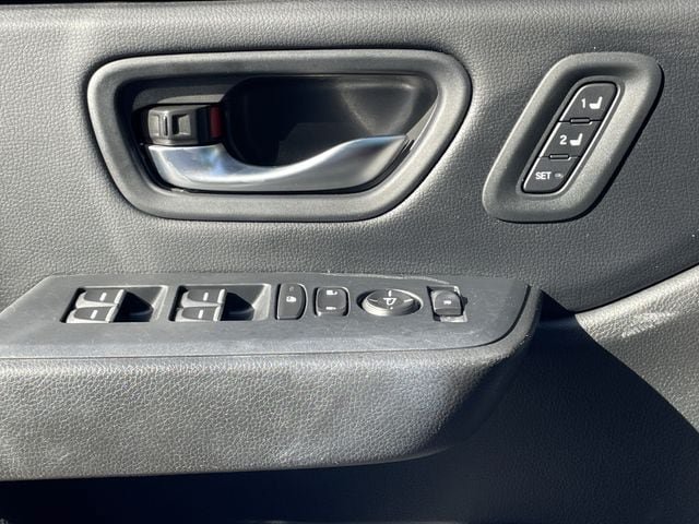 Used 2024 Honda Pilot Touring image 23