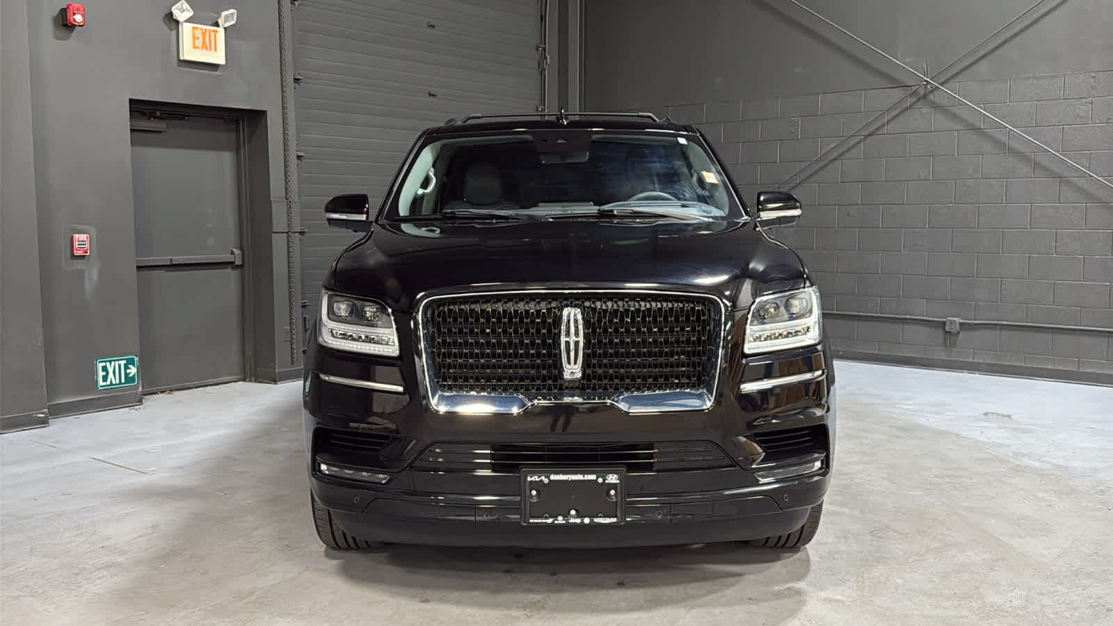 Used 2020 Lincoln Navigator Reserve w/ Equipment Group 208A Reserve AWD/4WD image 2