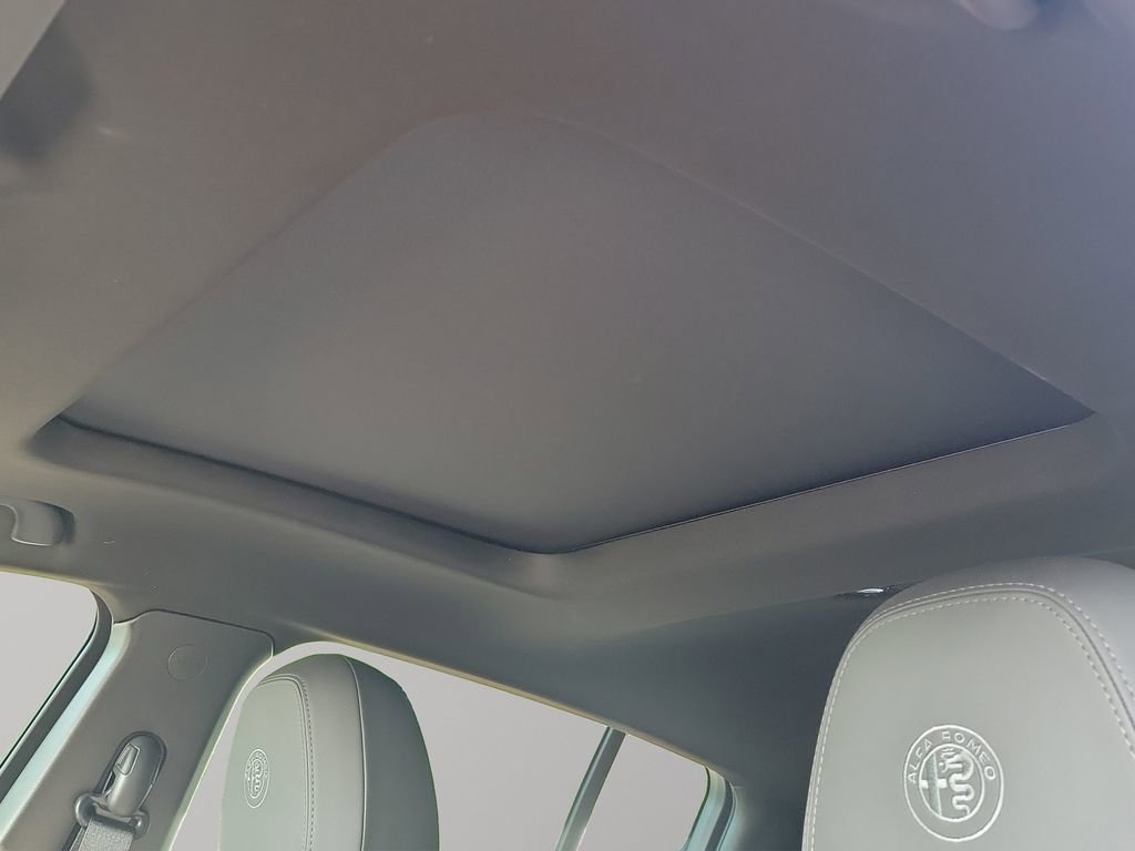 Used 2024 Alfa Romeo Tonale Veloce AWD/4WD image 4