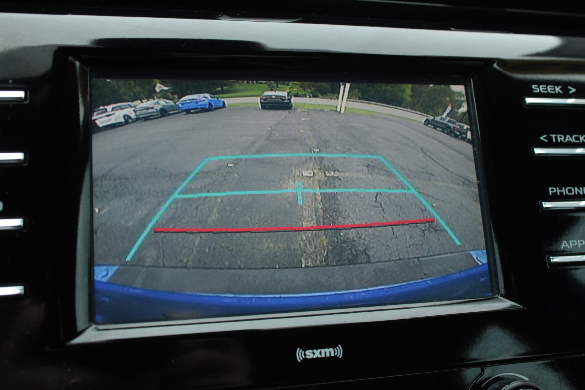 Used 2020 Toyota Camry SE FWD image 36