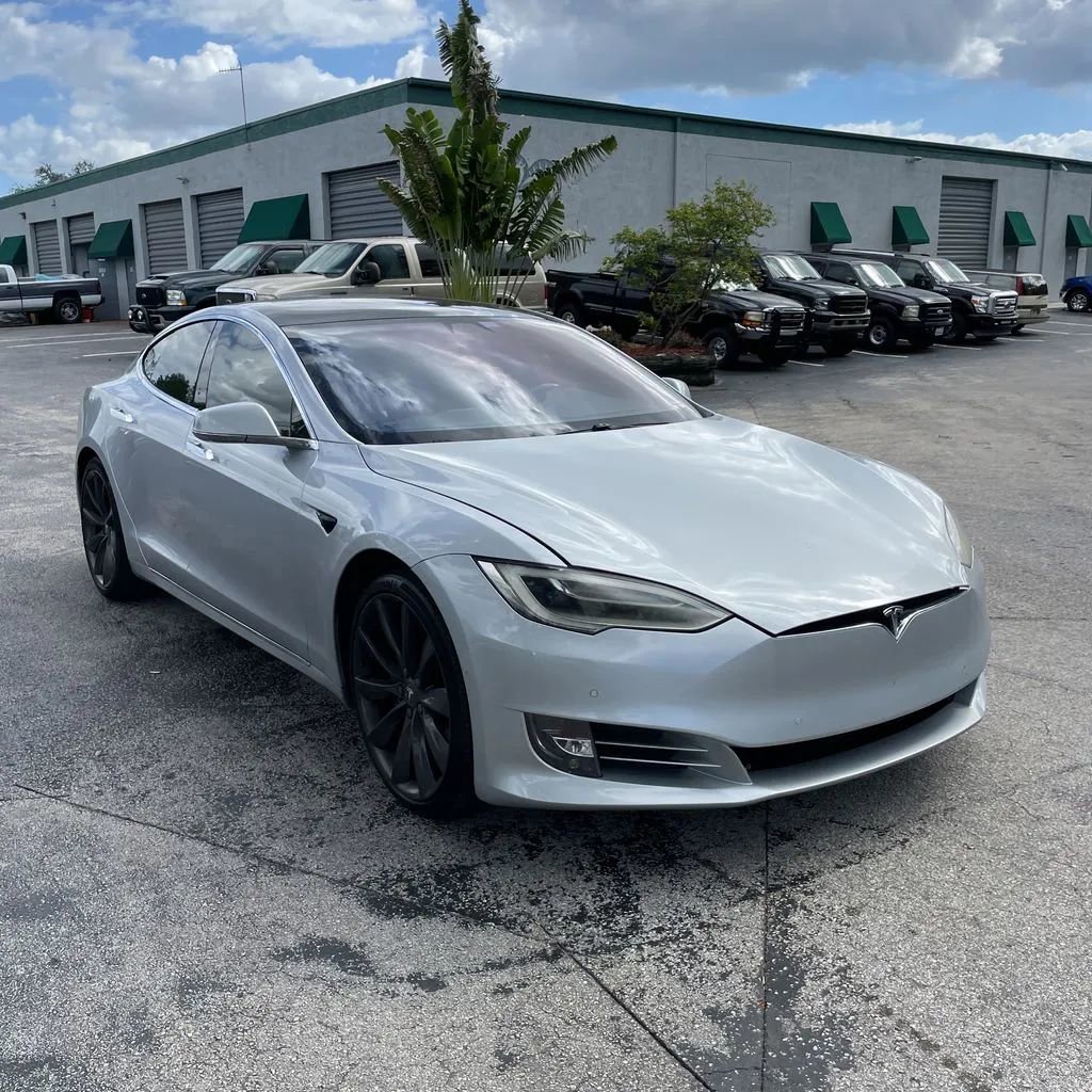 Used 2017 Tesla Model S 75 RWD image 2