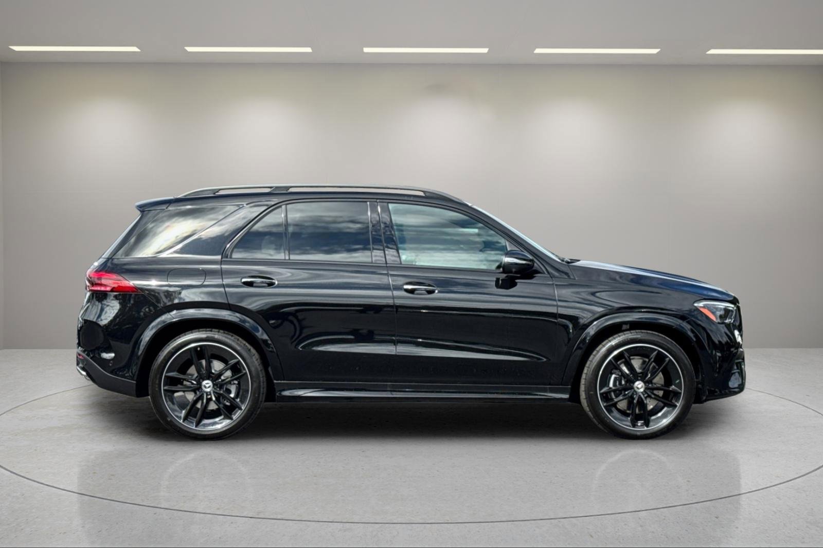 New 2026 Mercedes-Benz GLE 450 4MATIC image 3