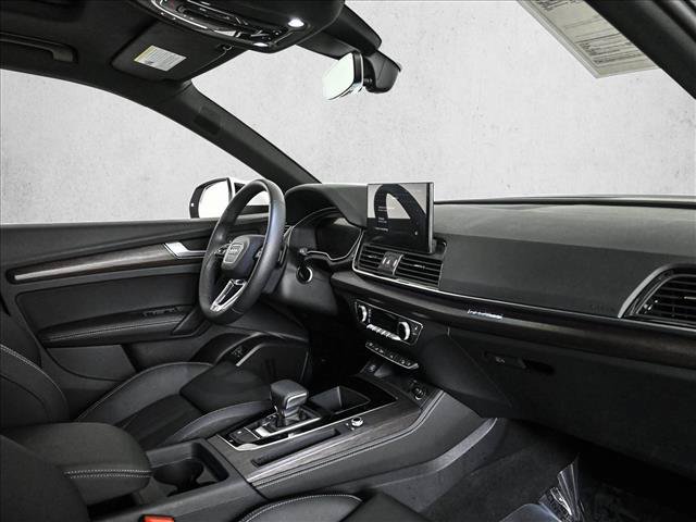 Certified 2025 Audi Q5 e Premium Plus w/ Premium Plus Package AWD/4WD image 23