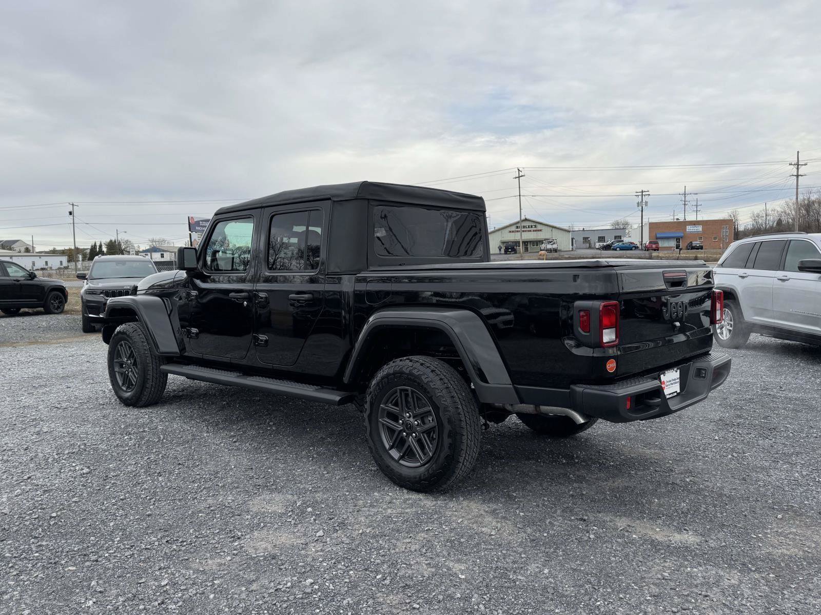 New 2026 Jeep Gladiator Sport AWD/4WD image 25
