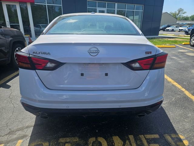 Used 2024 Nissan Altima 2.5 SR FWD image 3