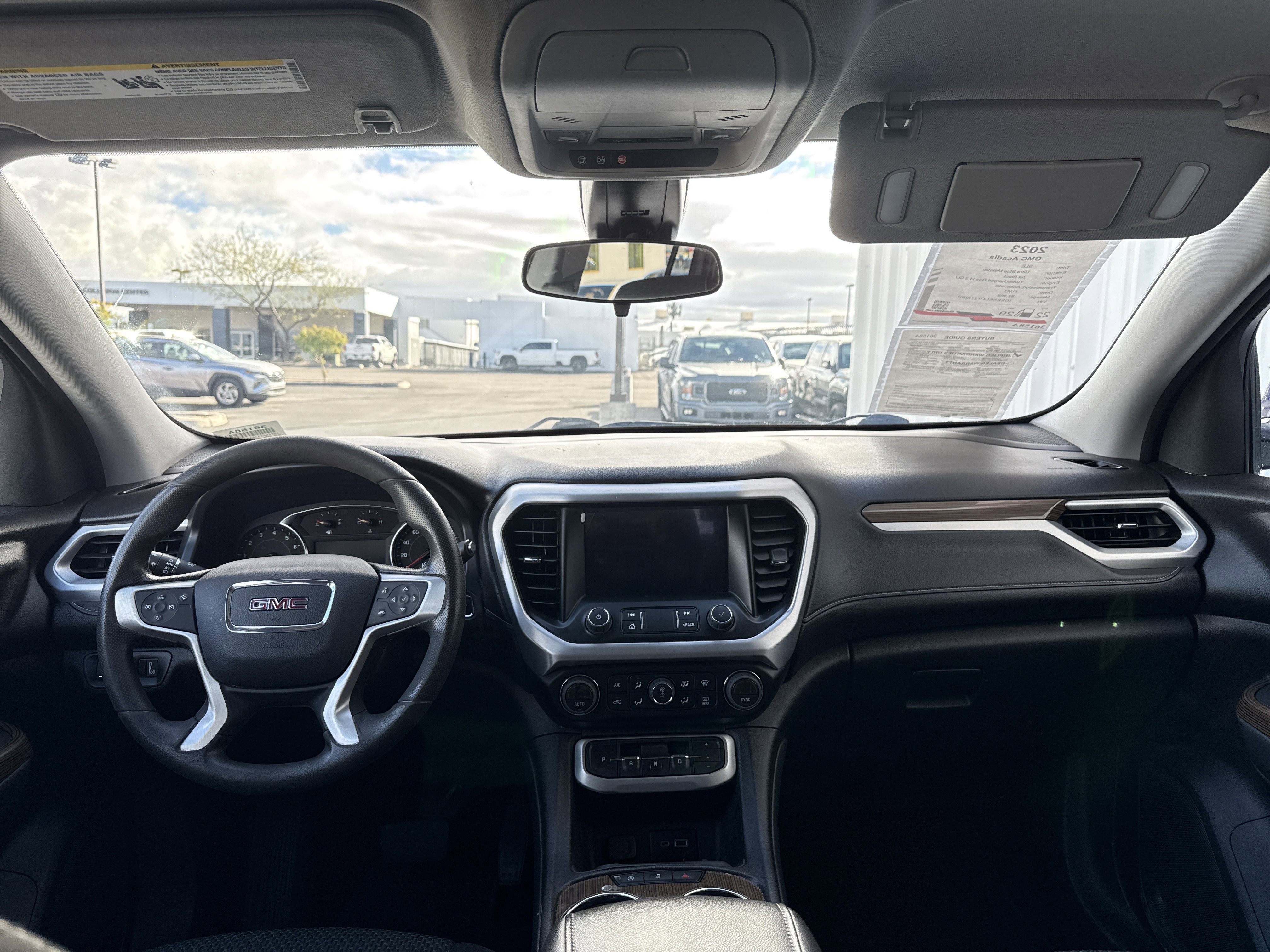 Used 2023 GMC Acadia SLE image 16