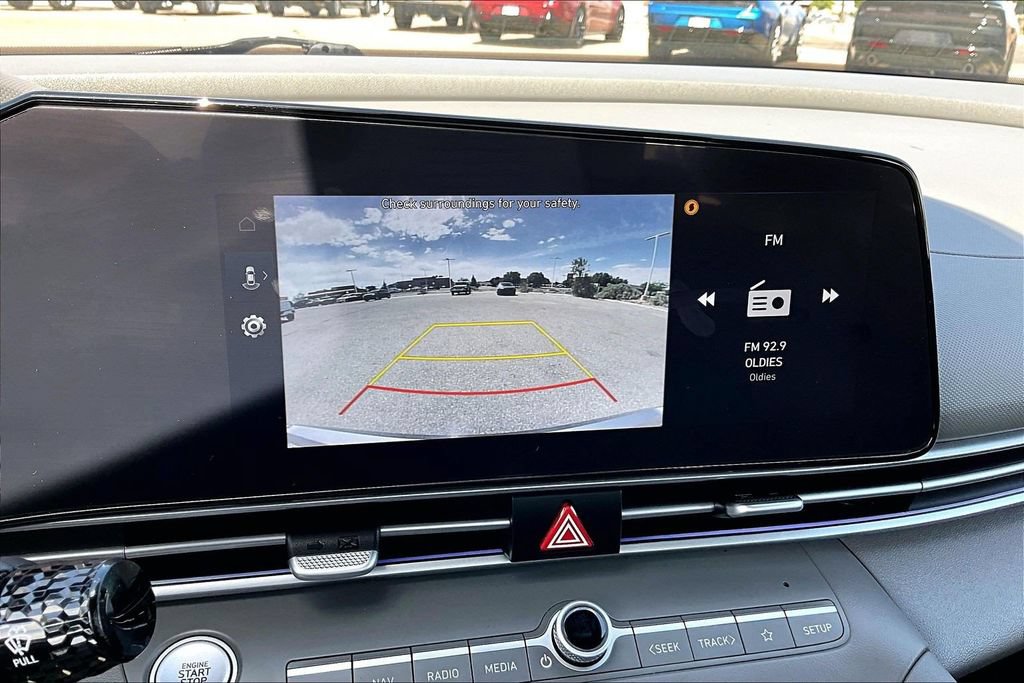 Used 2025 Hyundai Elantra SEL FWD image 14