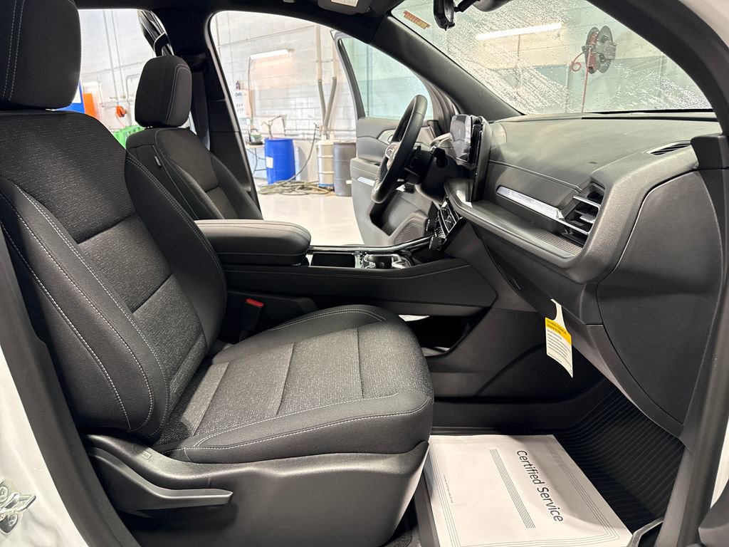 New 2026 Chevrolet Traverse LT w/ Sun and Wheel Package AWD/4WD image 35