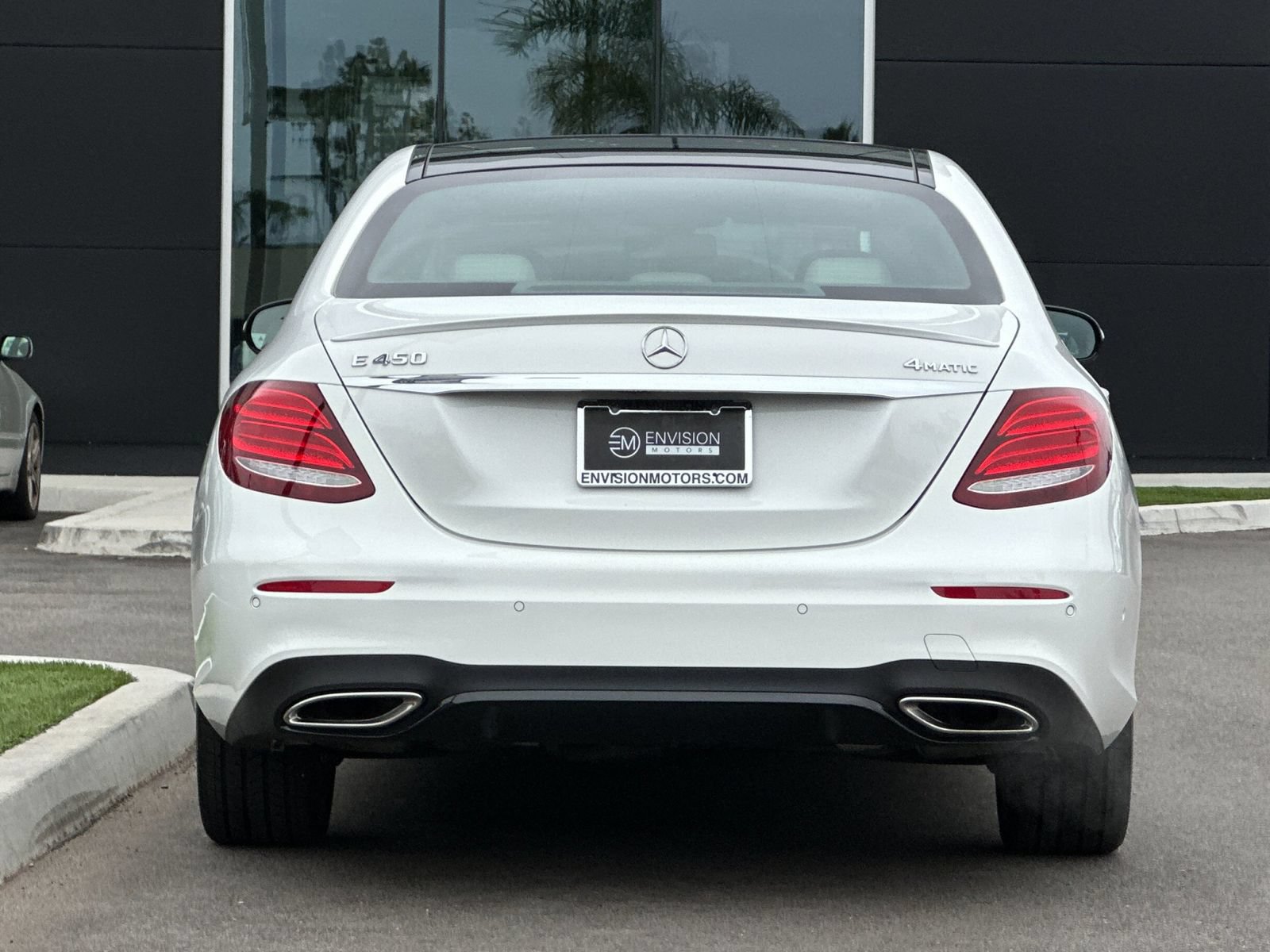 Used 2020 Mercedes-Benz E 450 4MATIC Sedan image 4