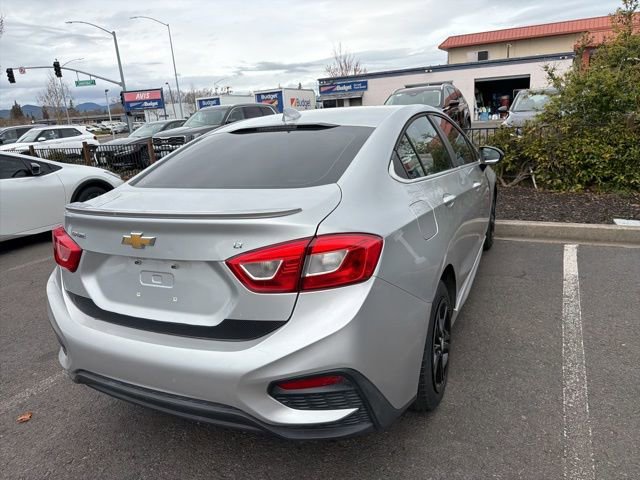 Used 2018 Chevrolet Cruze LT w/ RS Package image 8