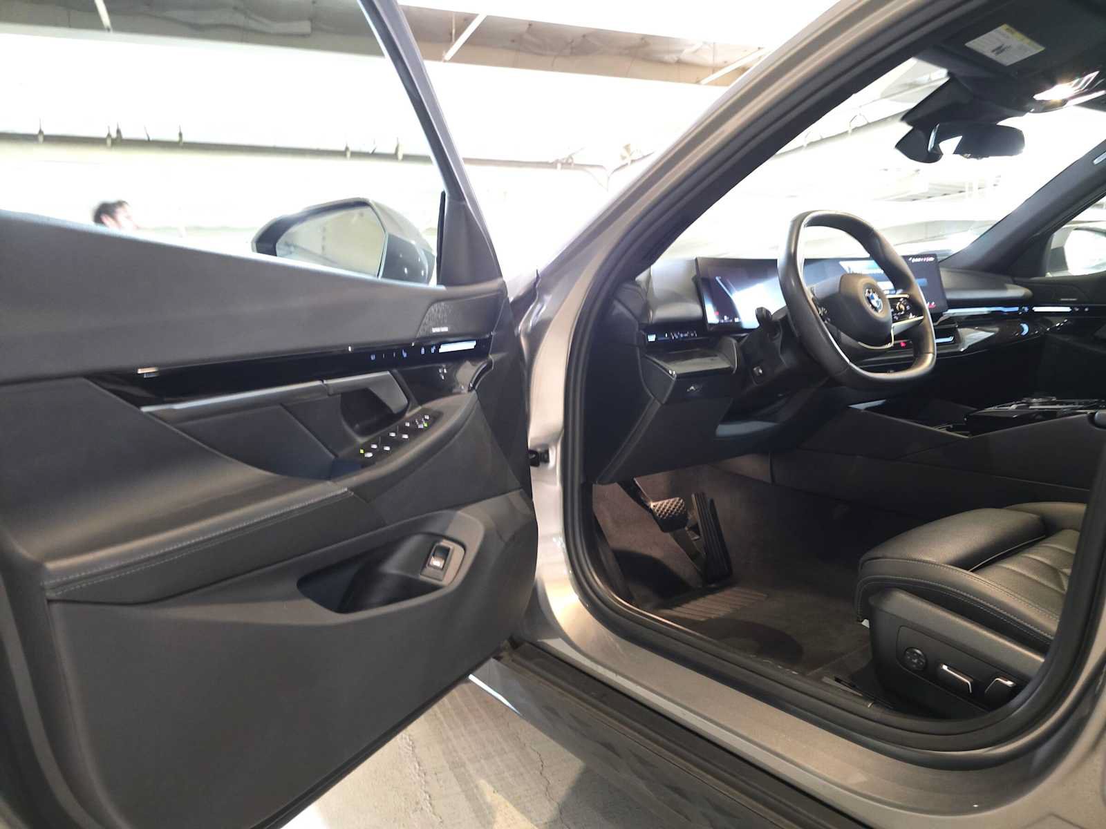 Used 2024 BMW 530i xDrive AWD/4WD image 20