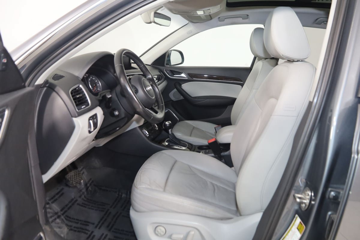 Used 2015 Audi Q3 2.0T Prestige w/ Prestige Package AWD/4WD image 12