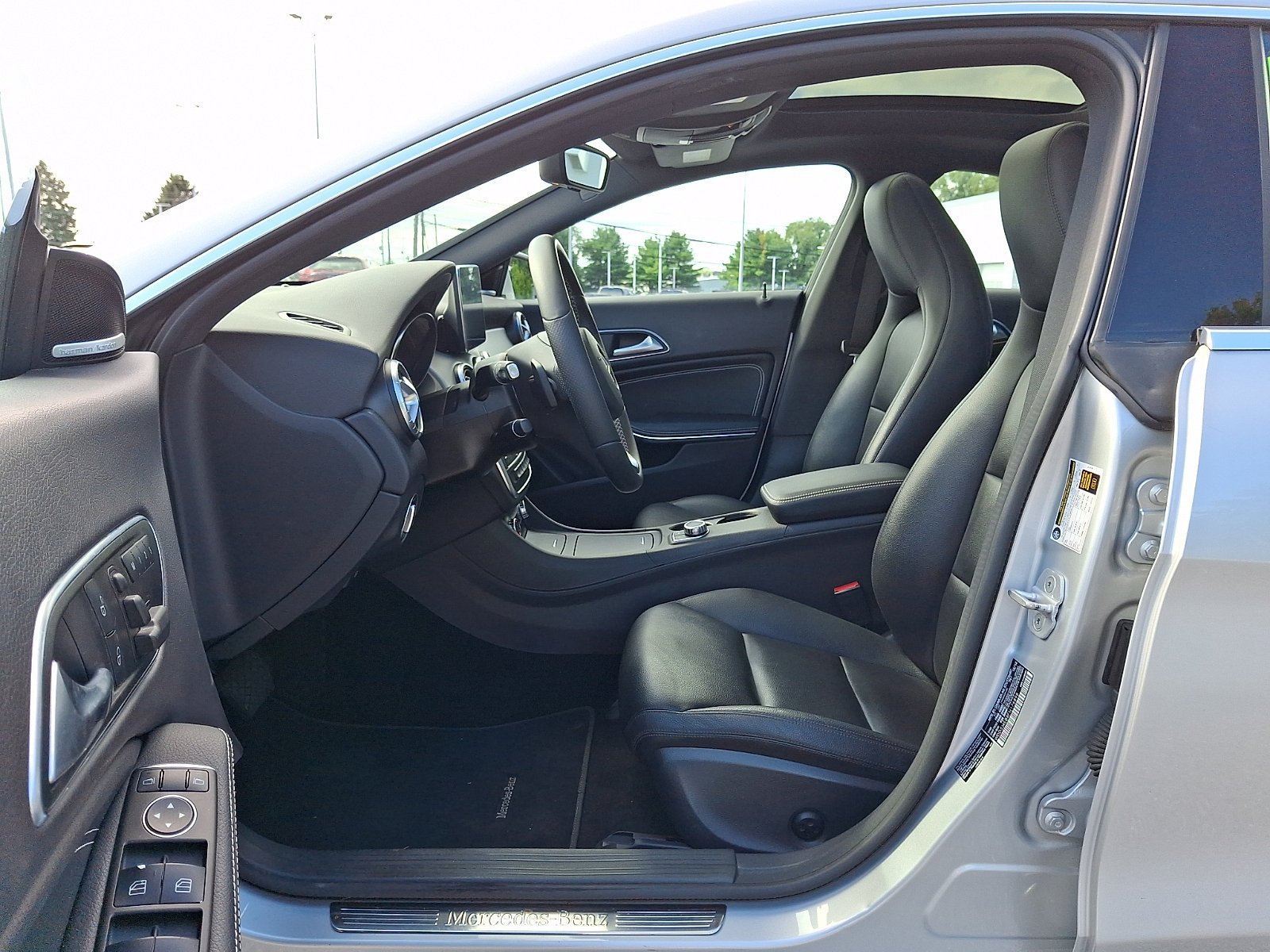 Used 2015 Mercedes-Benz CLA 250 image 15