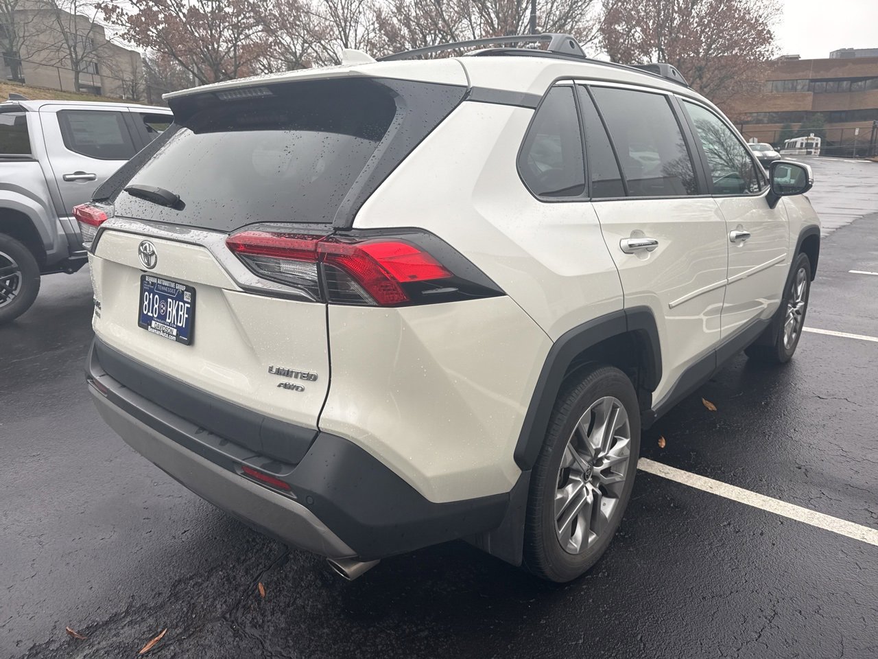 Used 2022 Toyota RAV4 Limited image 4