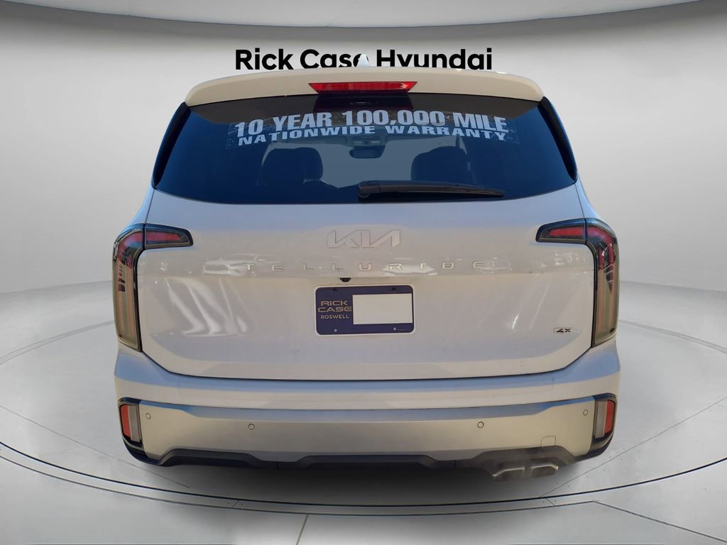 Used 2024 Kia Telluride EX w/ EX Captain's Chair Package image 6