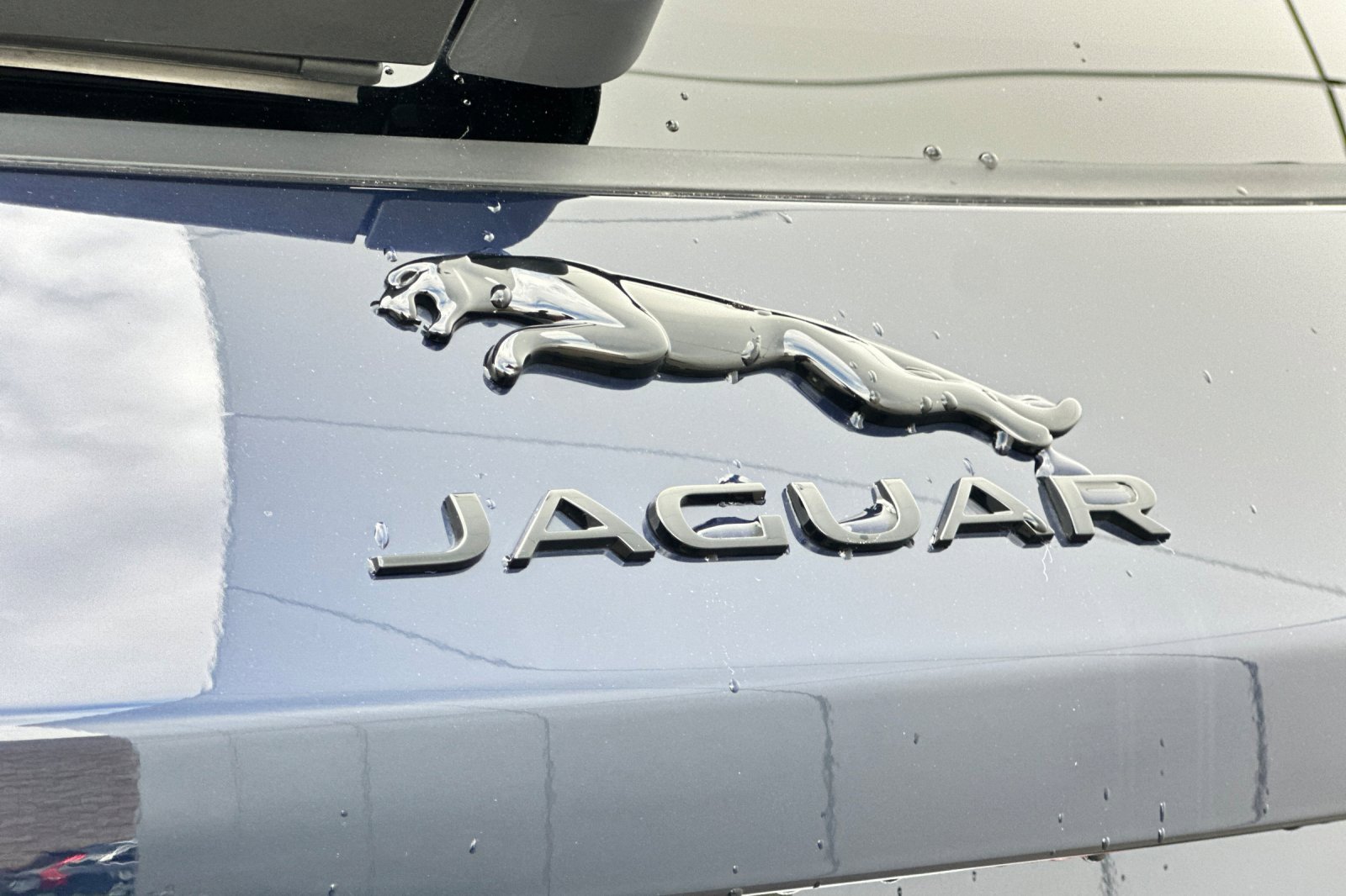 Used 2025 Jaguar F-PACE R-Dynamic S image 34