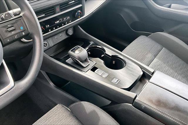 Certified 2023 Nissan Rogue SV FWD image 16