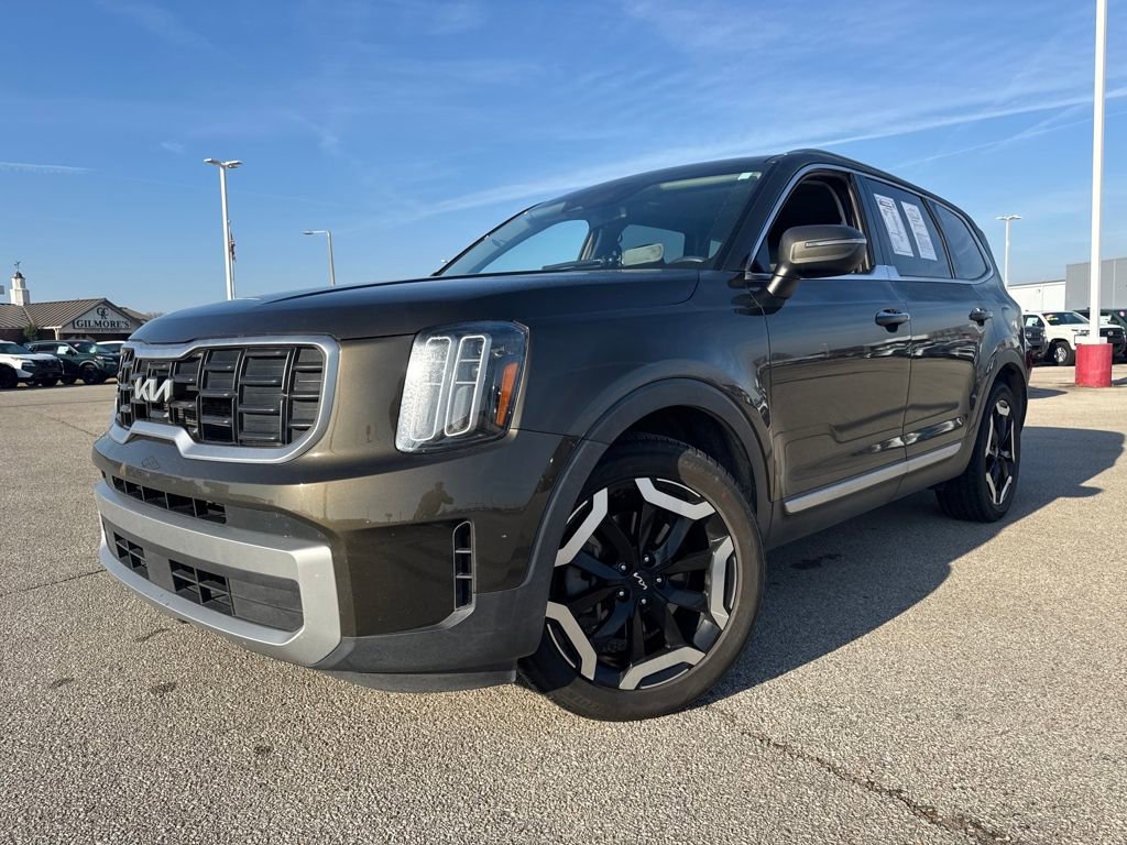 Used 2023 Kia Telluride S w/ S Sunroof Package