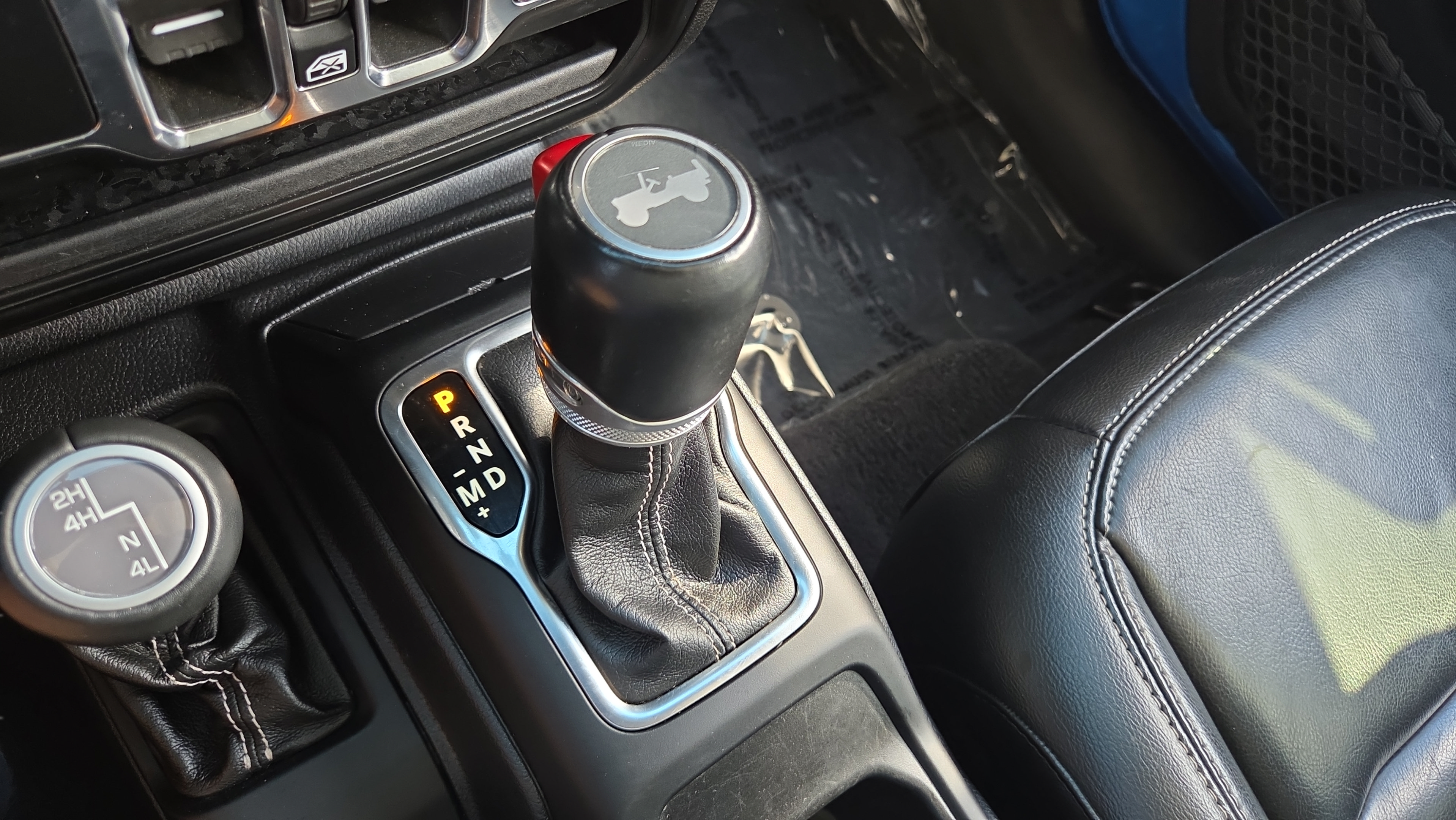 Used 2022 Jeep Wrangler Unlimited Sahara w/ LED Lighting Group AWD/4WD image 31