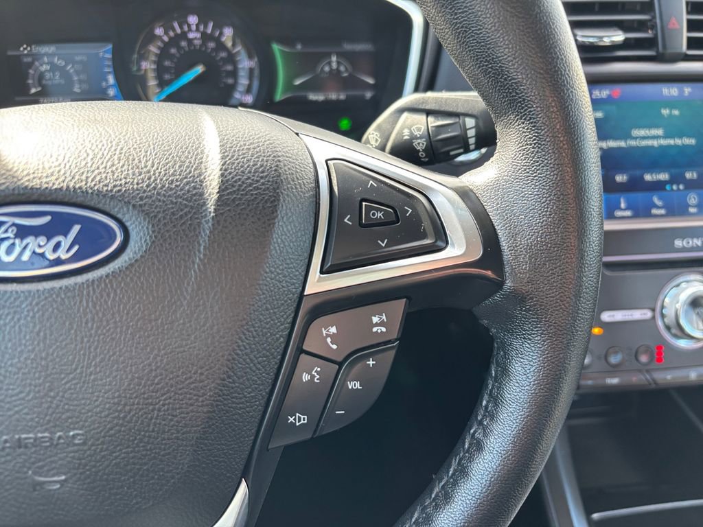 Used 2020 Ford Fusion Titanium image 19