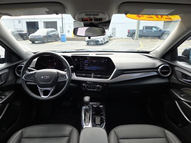 Used 2024 Chevrolet Trax ACTIV w/ Sunroof Package FWD image 24