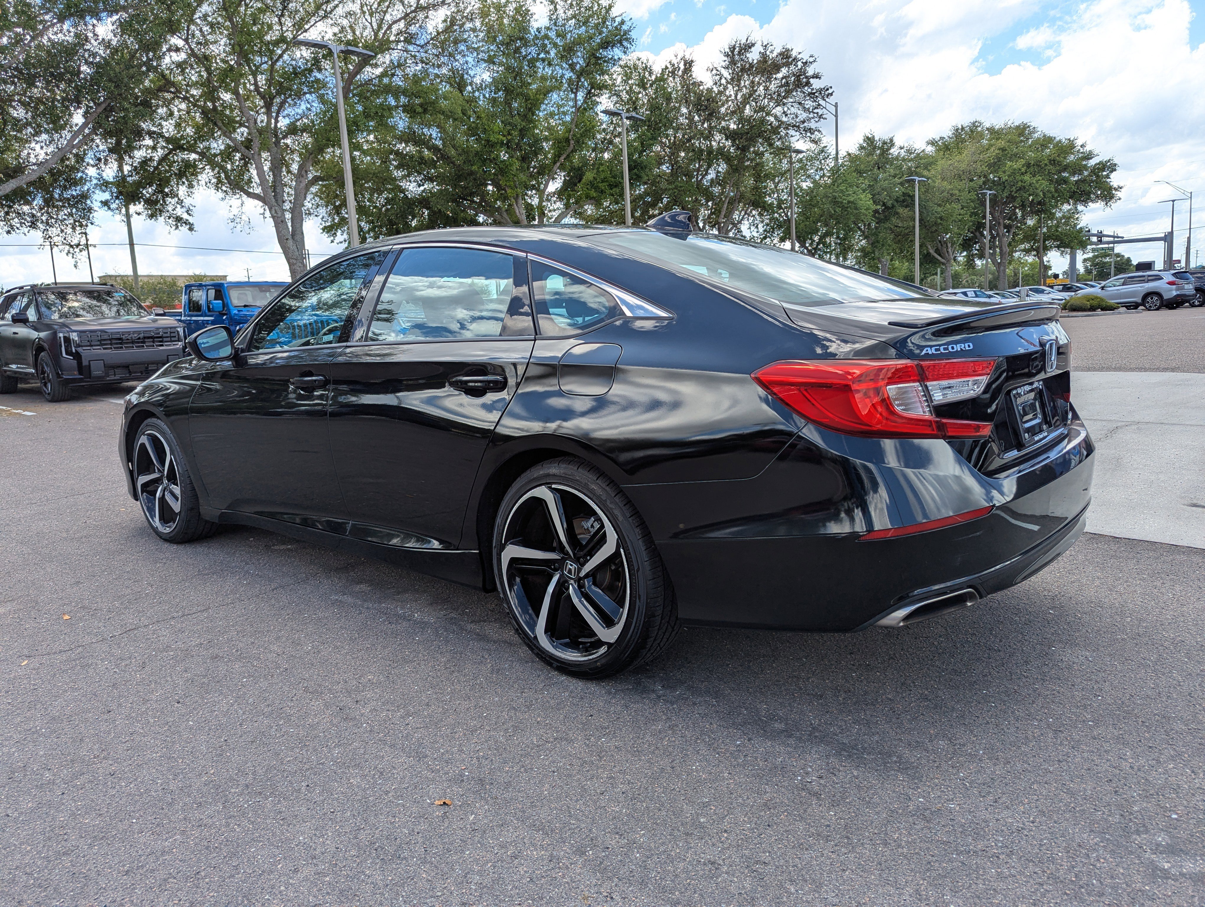 Used 2019 Honda Accord Sport image 6