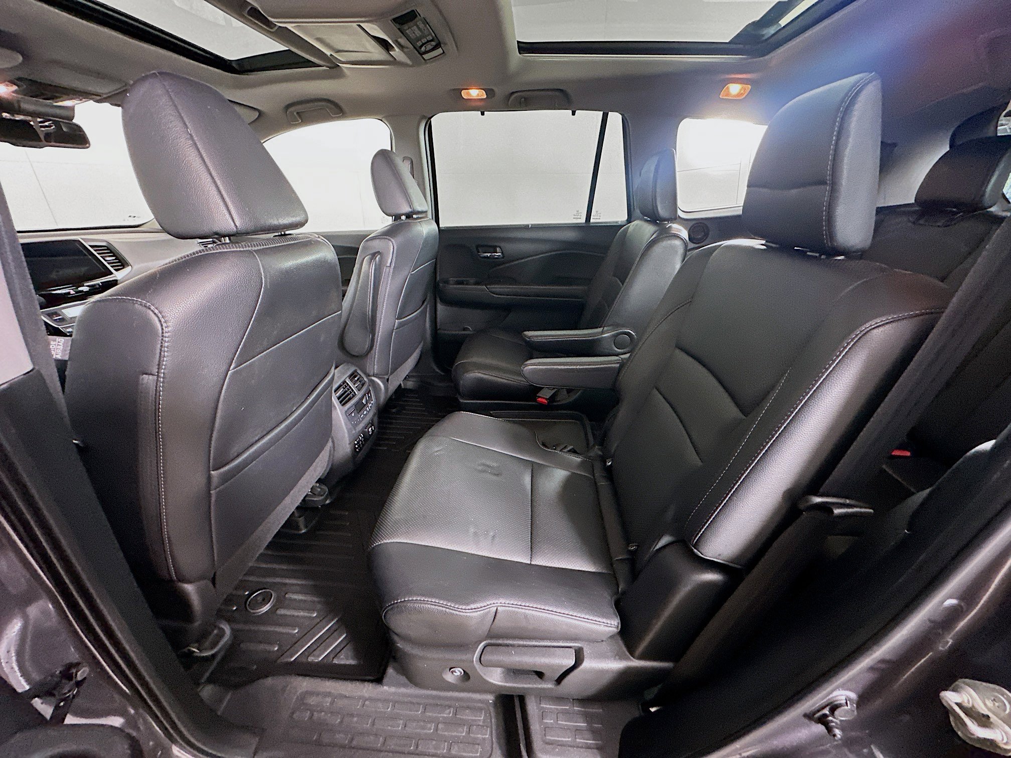 Used 2018 Honda Pilot Elite image 30