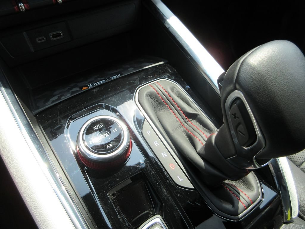 Certified 2024 GMC Canyon AT4X w/ AT4X AEV Edition AWD/4WD image 36