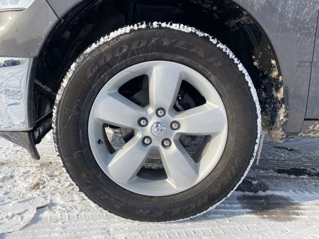 Used 2023 RAM 1500 Classic SLT image 23