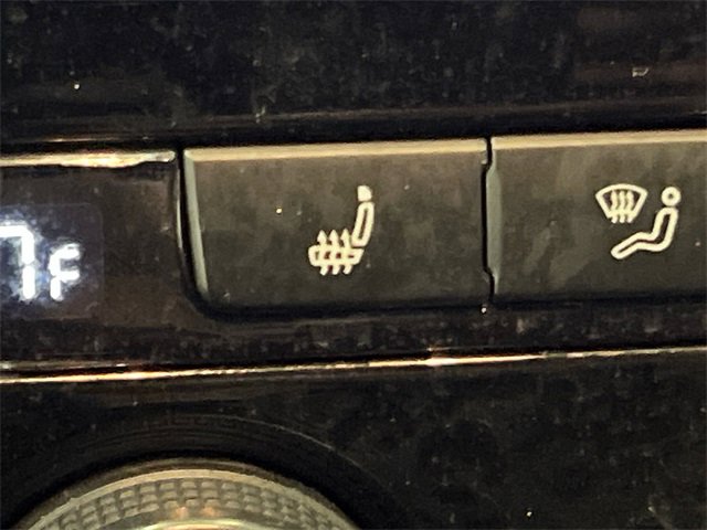 Used 2021 Volkswagen Passat 2.0T SE image 24